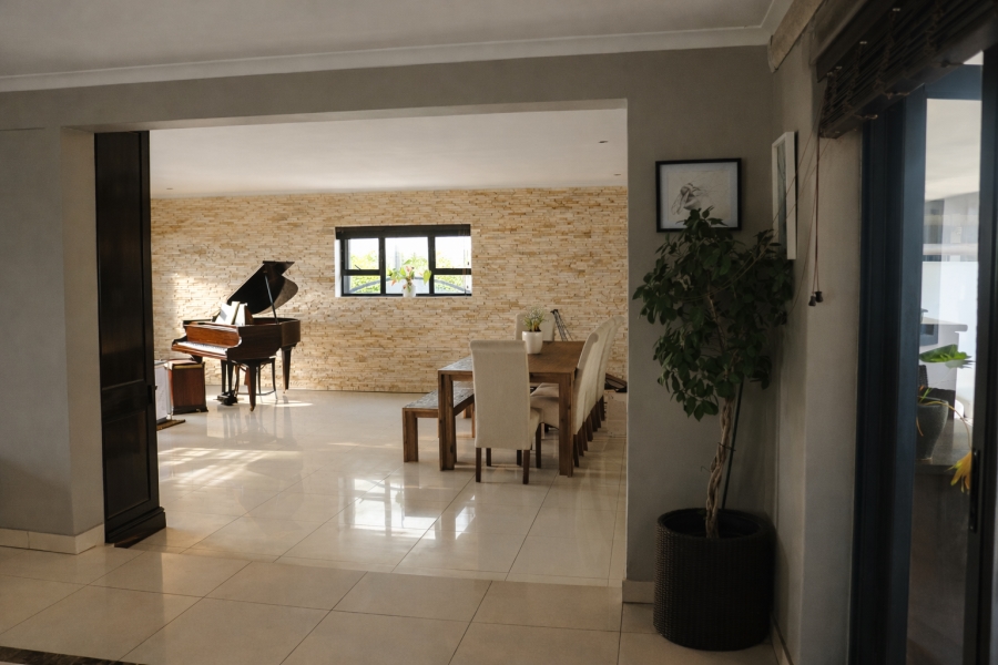 4 Bedroom Property for Sale in Flamingo Vlei Western Cape